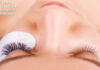 Different Ways to Take Off Eyelash Extensions take off eyelash extensions at home